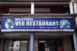 Milky Den Veg Restaurant image