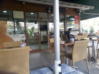 Saraçhane Tombeki Cafe