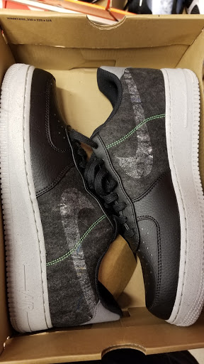 Clothing Store «Nike Factory Store», reviews and photos, 7105 Mills Civic Pkwy #140, West Des Moines, IA 50266, USA