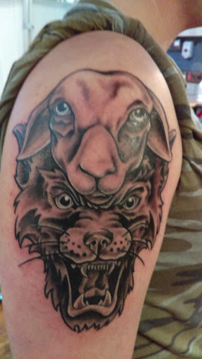 Tattoo and Piercing Shop «Bleed Blue Tattoo & Piercing», reviews and photos, 527 S Upper St, Lexington, KY 40508, USA