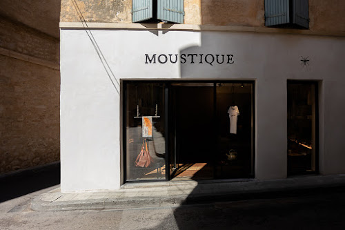 Moustique à Arles