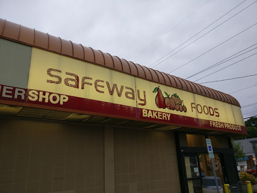 Grocery Store «Safeway Foods», reviews and photos, 5602 N Illinois St, Indianapolis, IN 46208, USA