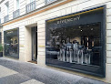 Givenchy Avenue Montaigne Paris