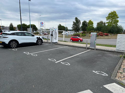 Borne de recharge de véhicules électriques Lidl Charging Station La Roche-sur-Yon