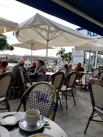 Atmosphère du Restaurant de fruits de mer La Gaîeté à Saint-Pierre-d'Oléron - n°2