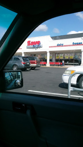 Shopping Mall «Circle Plaza Shopping Center», reviews and photos, 425-527 E Belt Blvd, Richmond, VA 23224, USA