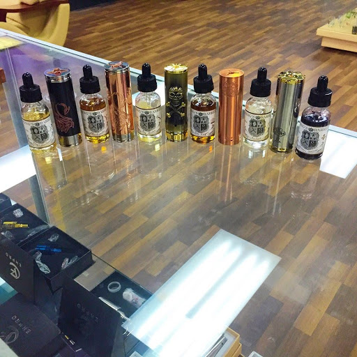 Tobacco Shop «LA Vapors Elite Smoke Shop», reviews and photos, 321 S Polk St #2e, Pineville, NC 28134, USA