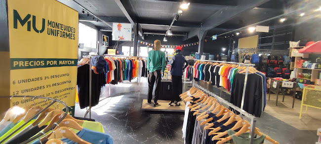 Opiniones de Montevideo Uniformes en Montevideo - Tienda de ropa