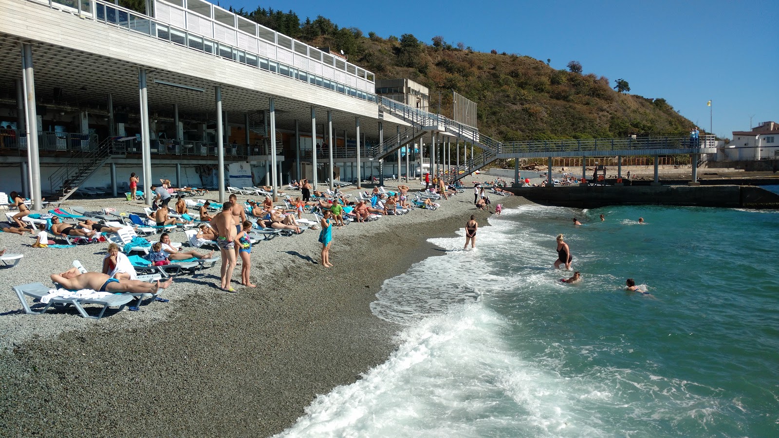 Yalta beach'in fotoğrafı plaj tatil beldesi alanı