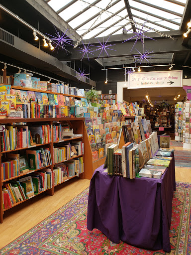 Used Book Store «Loganberry Books», reviews and photos, 13015 Larchmere Blvd, Cleveland, OH 44120, USA