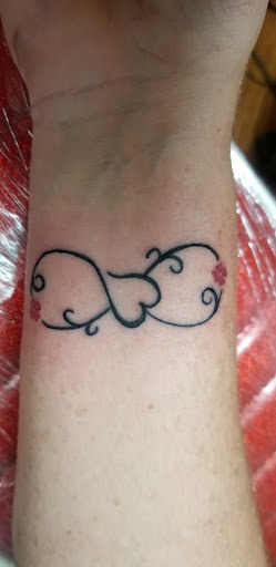 Find simple mom tattoo ideas for your next unique tattoo in Meridian at SK-Tattoo1