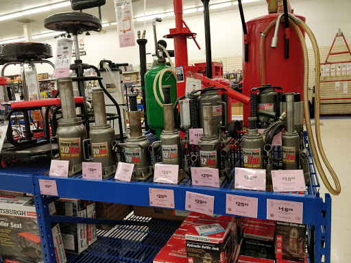 Hardware Store «Harbor Freight Tools», reviews and photos, 6272 Pearl Rd, Parma Heights, OH 44130, USA