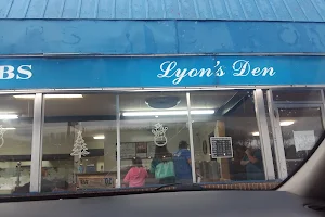 Lyons Den Pizza image
