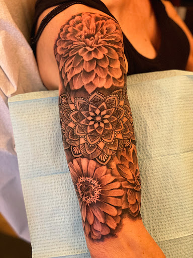 Tattoo Shop «The Wanderlust Tattoo», reviews and photos, 5915 Norwich Ave N, Oak Park Heights, MN 55082, USA