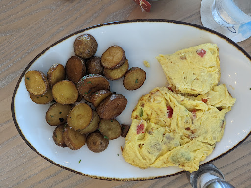 Spa Resort «Carillon Miami Wellness Resort», reviews and photos, 6801 Collins Ave, Miami Beach, FL 33141, USA