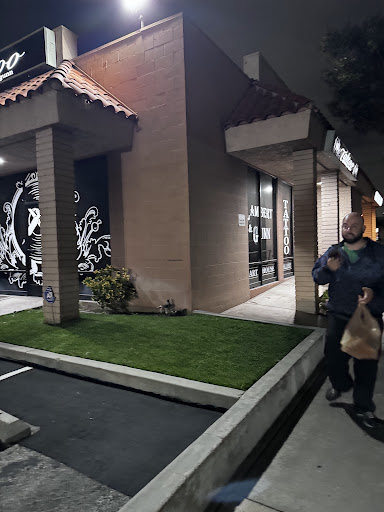 Explore blue crab tattoo ideas, creative tattoo ideas in Whittier, available at Lambert & Gunn Tattoo Studio