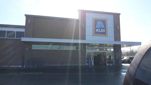 Supermarket «ALDI», reviews and photos, 3831 E Main St, Whitehall, OH 43213, USA