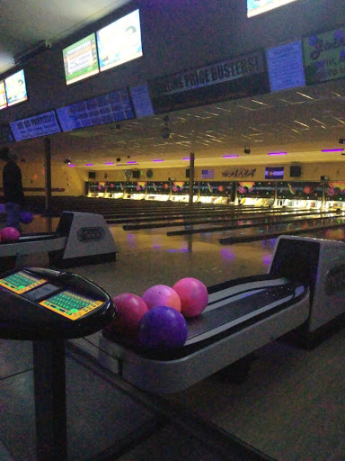 Sports Bar «Crown Lanes Bowling Center & Sports Bar», reviews and photos, 2325 S Federal Blvd, Denver, CO 80219, USA