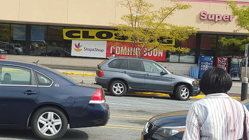 Shopping Mall «New Horizons Shopping Mall», reviews and photos, 961 E 174th St, Bronx, NY 10460, USA