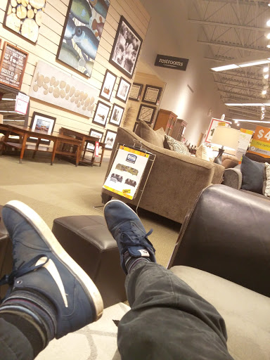 Furniture Store «Art Van Furniture - Traverse City», reviews and photos, 1775 Oak Hollow Dr, Traverse City, MI 49686, USA