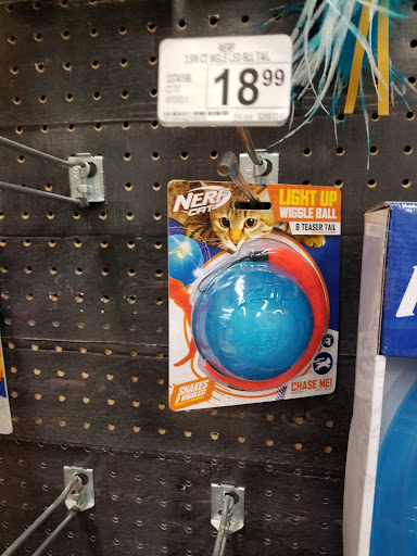 Pet Supply Store «Petco Animal Supplies», reviews and photos, 1820 N Tomahawk Island Dr, Portland, OR 97217, USA