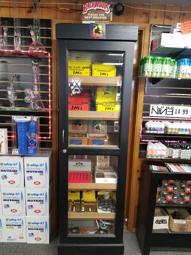 Tobacco Shop «In-n-Out Smoke Shop», reviews and photos, 10020 SW Beaverton Hillsdale Hwy, Beaverton, OR 97005, USA