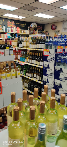 Liquor Store «One O One Liquors & Wine», reviews and photos, 617 E Oakland Park Blvd, Oakland Park, FL 33334, USA