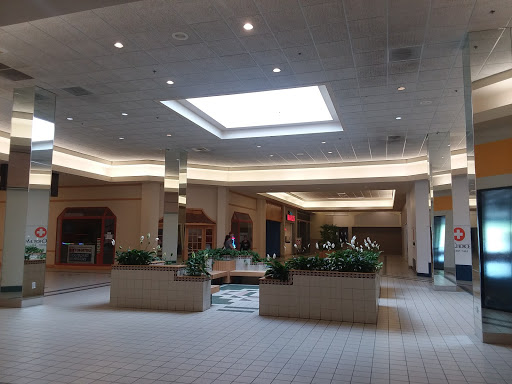 Shopping Mall «Belknap Mall», reviews and photos, 96 Daniel Webster Hwy, Belmont, NH 03220, USA