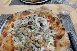 Oh !!! La Pizza image