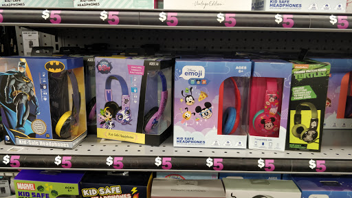 Variety Store «Five Below», reviews and photos, 1468 E Golf Rd, Schaumburg, IL 60173, USA