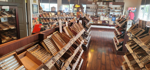 Cigar Shop «Fort Lauderdale Cigar Shop - Neptune Cigar SuperStore», reviews and photos, 2325 S Federal Hwy, Fort Lauderdale, FL 33316, USA