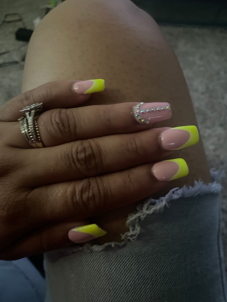 Pro Nails & Spa 77357