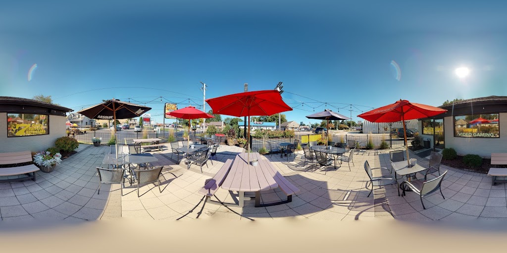 Uncle D's Bar and Grille 60084