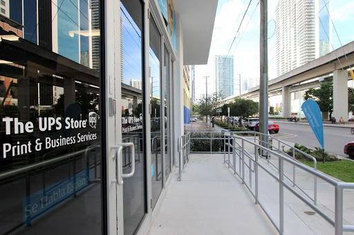 Shipping and Mailing Service «The UPS Store at Miami Brickell», reviews and photos, 936 SW 1st Ave, Miami, FL 33130, USA