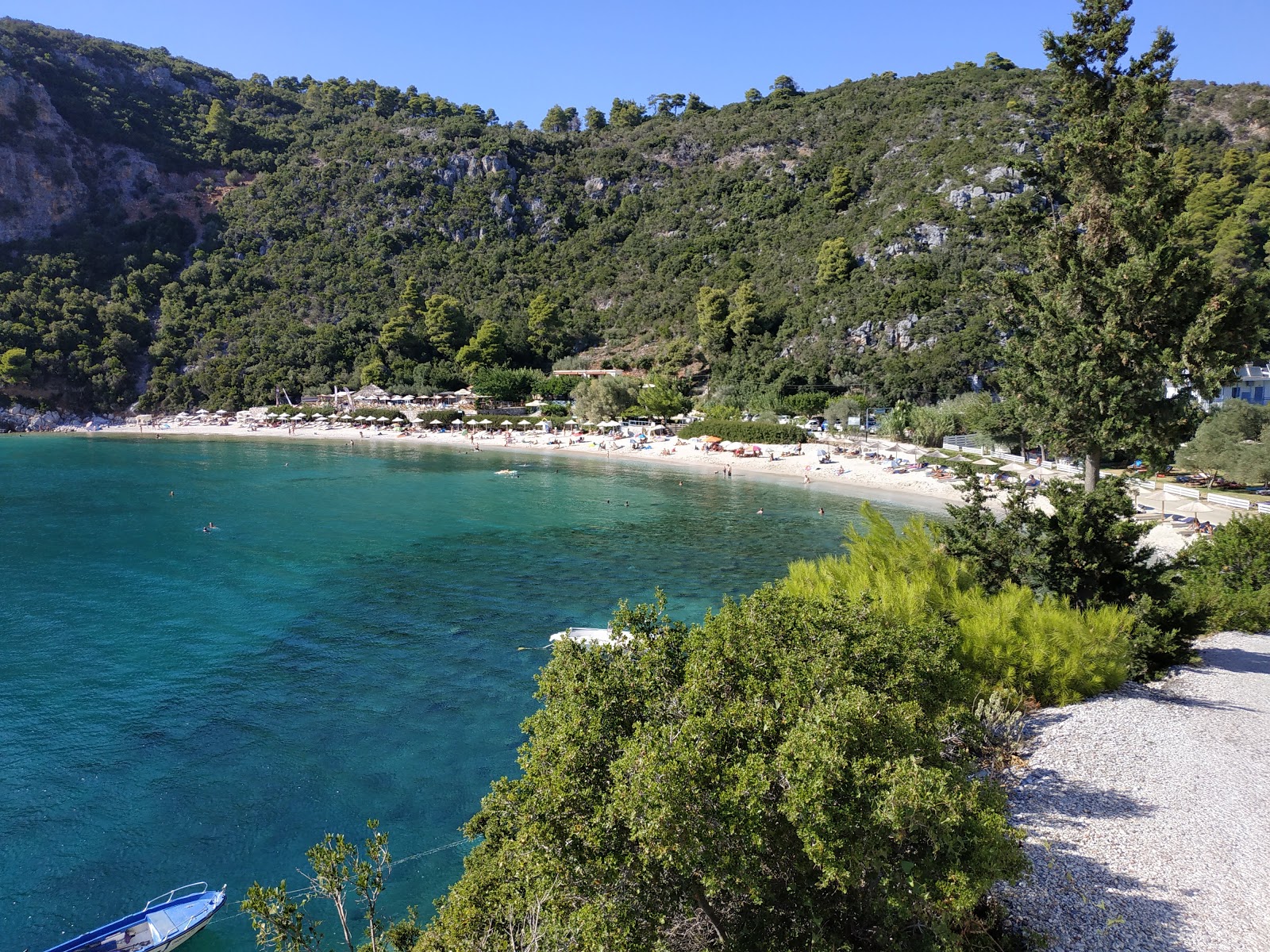 Photo de Limnonari beach zone des équipements