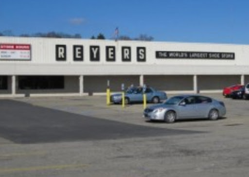 Shoe Store «Reyers Shoe Store», reviews and photos, 40 S Water Ave, Sharon, PA 16146, USA