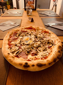 Pizza du Restaurant italien Di Salvo Pizzeria Trattoria vermelles - n°15