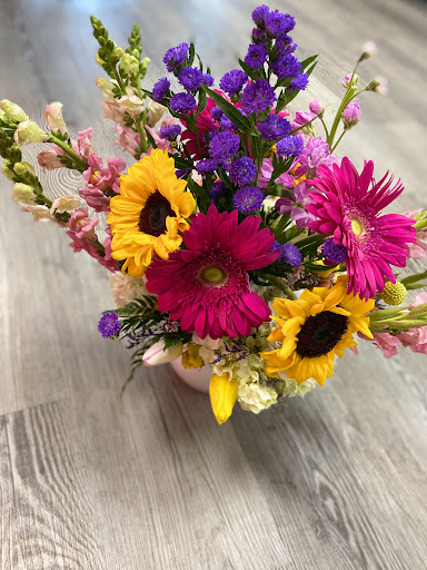 Florist «Wishing Well Floral», reviews and photos, 5656 Hood St #108, West Linn, OR 97068, USA