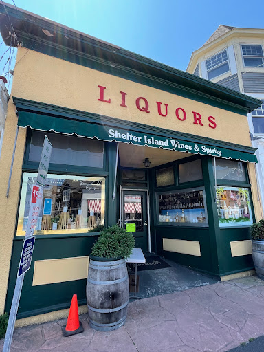 Manikas Liquor Shop, 179 N Ferry Rd, Shelter Island Heights, NY 11965, USA, 