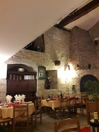 Atmosphère du Restaurant français La Vieille Auberge à Coursac - n°4