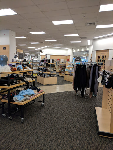 Department Store «Nordstrom Rack Willow Grove Park», reviews and photos, 2500 W Moreland Rd, Willow Grove, PA 19090, USA