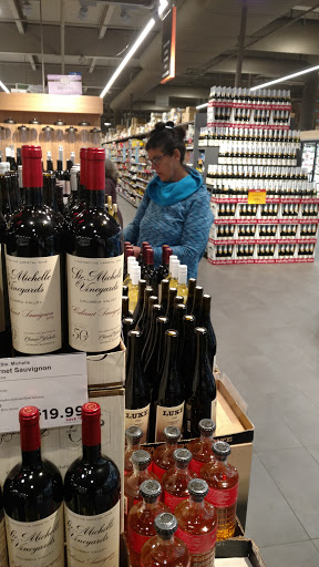 Gourmet Grocery Store «Metropolitan Market», reviews and photos, 2320 42nd Ave SW, Seattle, WA 98116, USA