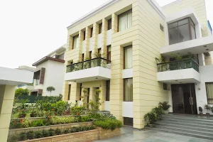 Tavisha Villa Golf Course Road MG road Gurgaon image