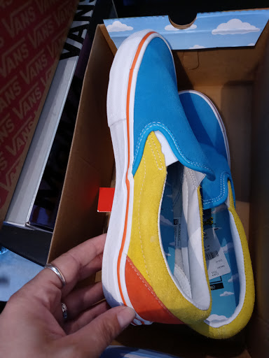 Shoe Store «Vans», reviews and photos, 485 N Tustin St, Orange, CA 92867, USA