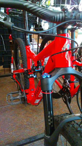 Outdoor Sports Store «Redding Sports Ltd», reviews and photos, 950 Hilltop Dr, Redding, CA 96003, USA