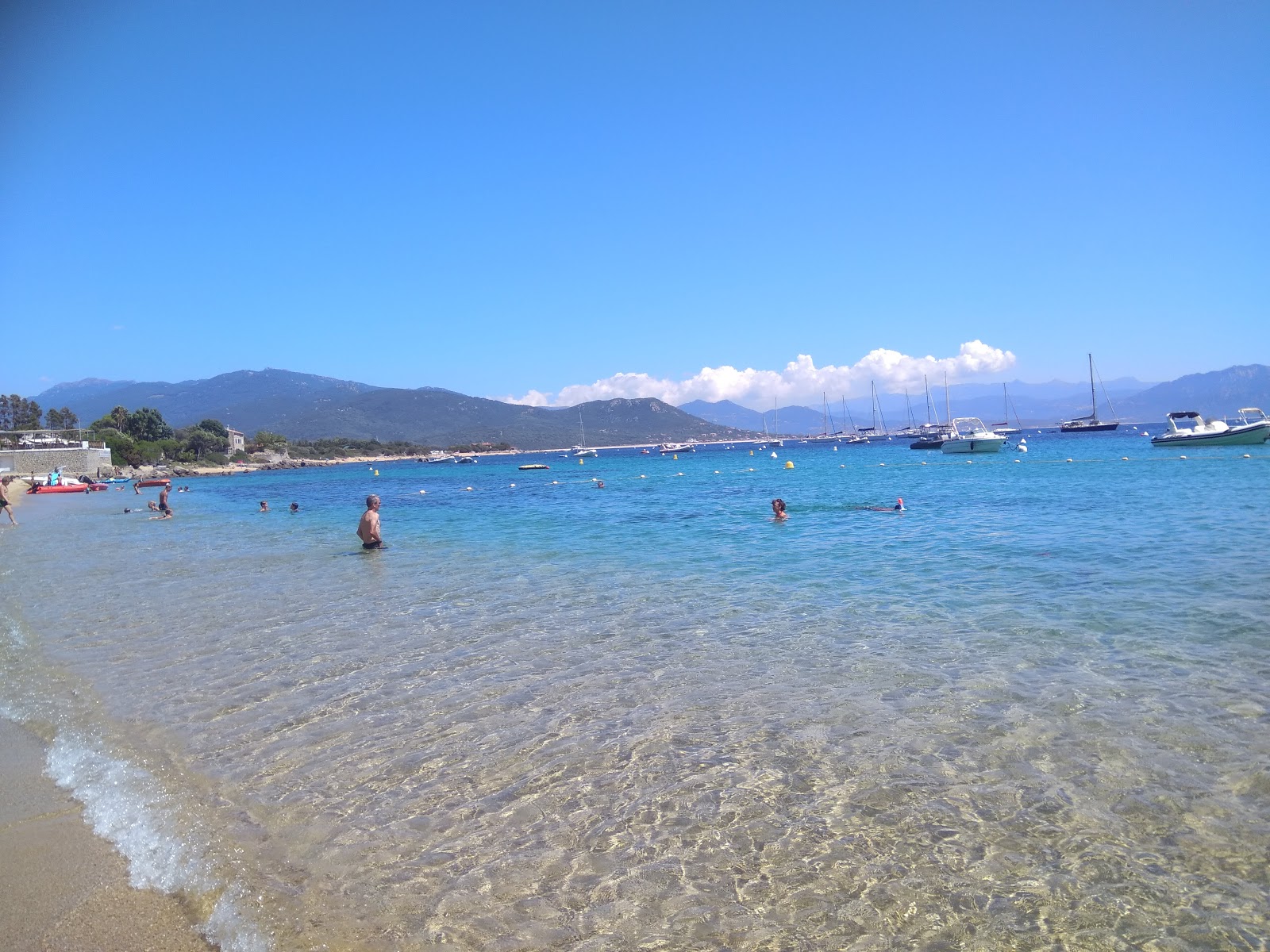 Foto de Porto Pollo beach área de comodidades