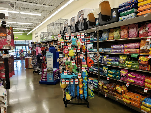 Pet Supply Store «Pet Supplies Plus», reviews and photos, 9 Waukegan Rd, Deerfield, IL 60015, USA