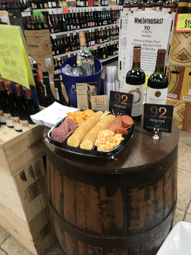 Wine Store «Liquor Town & Fine Wines», reviews and photos, 135-21 Cross Bay Blvd, Ozone Park, NY 11417, USA