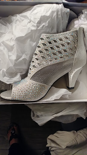 Shoe Store «K & D Shoe Warehouse», reviews and photos, 2240 Dogwood Dr SE, Conyers, GA 30013, USA