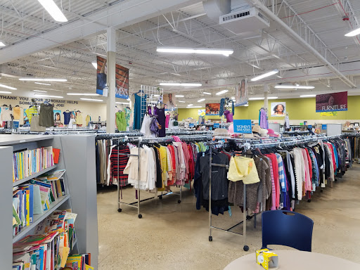 Thrift Store «Goodwill Store & Donation Center in Evanston», reviews and photos, 1916B Dempster St, Evanston, IL 60202, USA